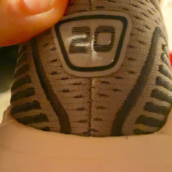 NWOT Women’s Brooks Ariel Running shoes 7.5 - Picture 6 of 6